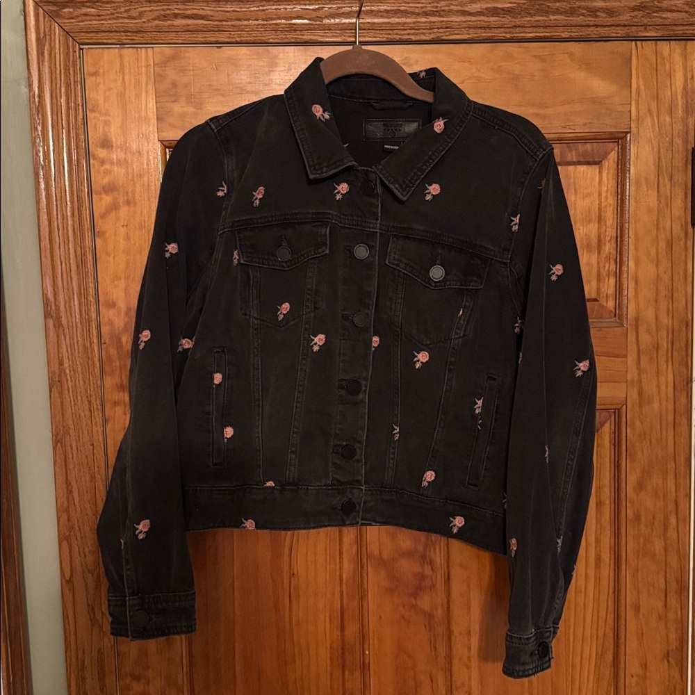 BLANK NYC Black Denim Jacket with Pink Floral Embroidery size medium